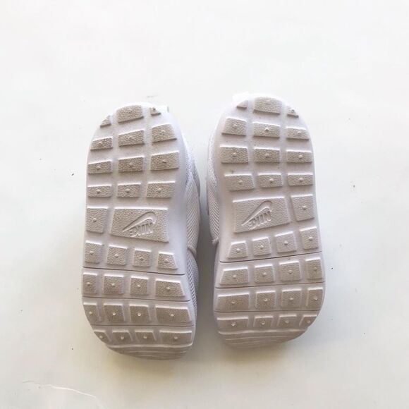 Nike white Roshe sneakers EUC size 8 - Picture 8 of 9